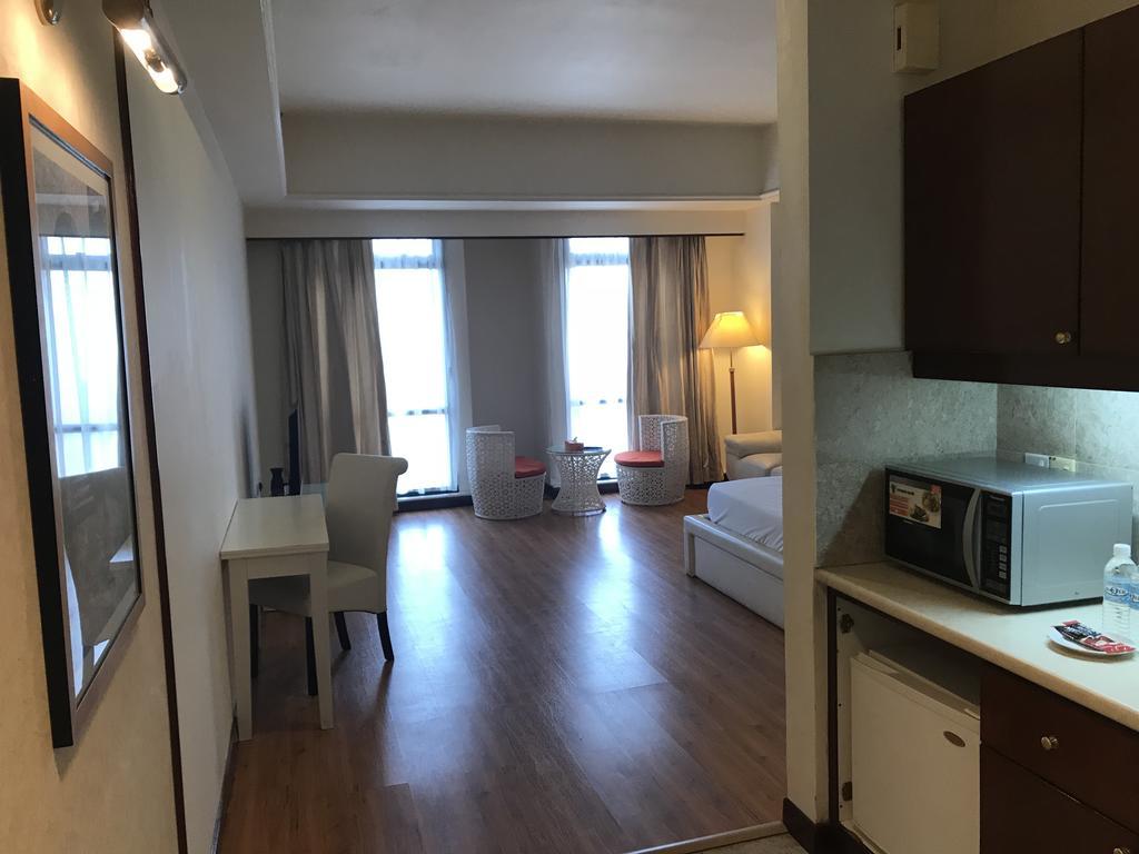 Luxy Service Suites At Times Square Kl Kuala Lumpur Esterno foto