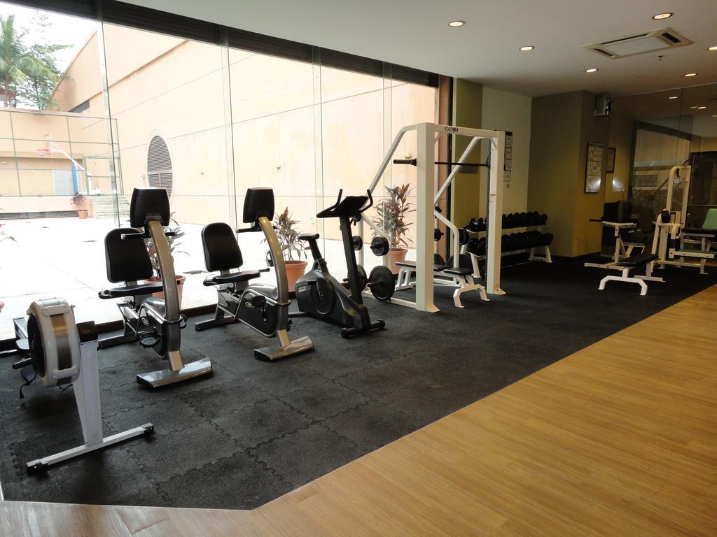 Luxy Service Suites At Times Square Kl Kuala Lumpur Esterno foto